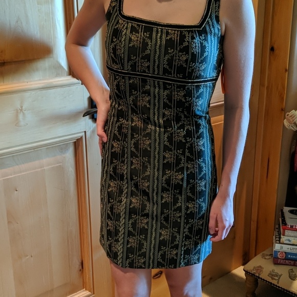 NEW Betsey Johnson Sleeveless Black/Green Dress - Picture 2 of 7